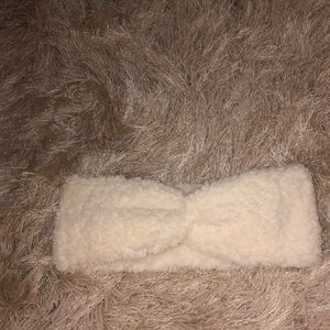 Sherpa twist headband in white